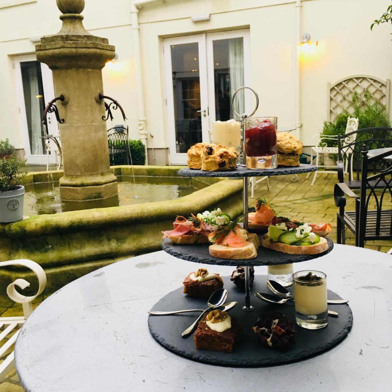 The Grosvenor Arms Hotel Shaftesbury Bagian luar foto